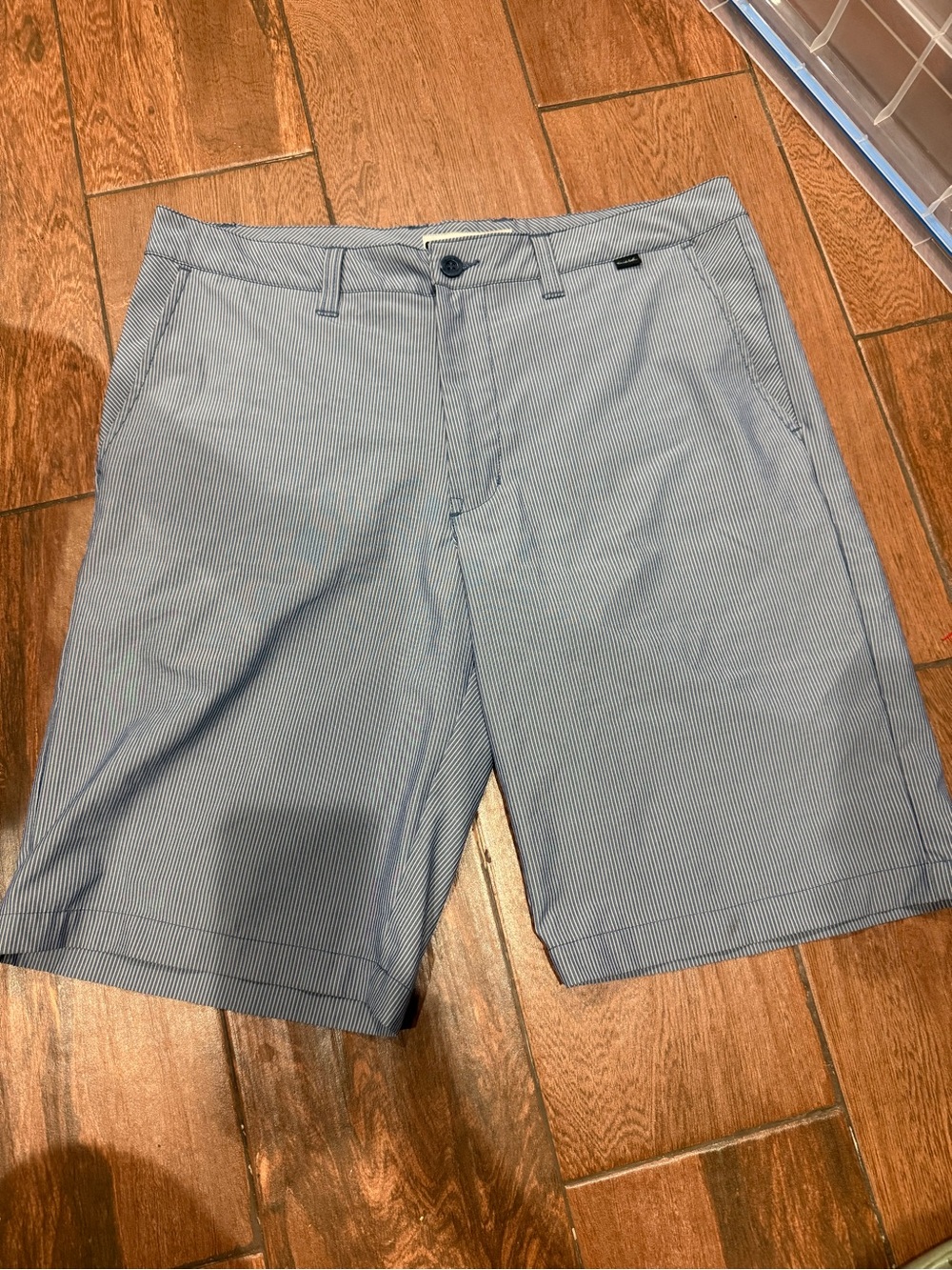 Travis Mathew Light Blue Pinstripe Performance Shorts size 34